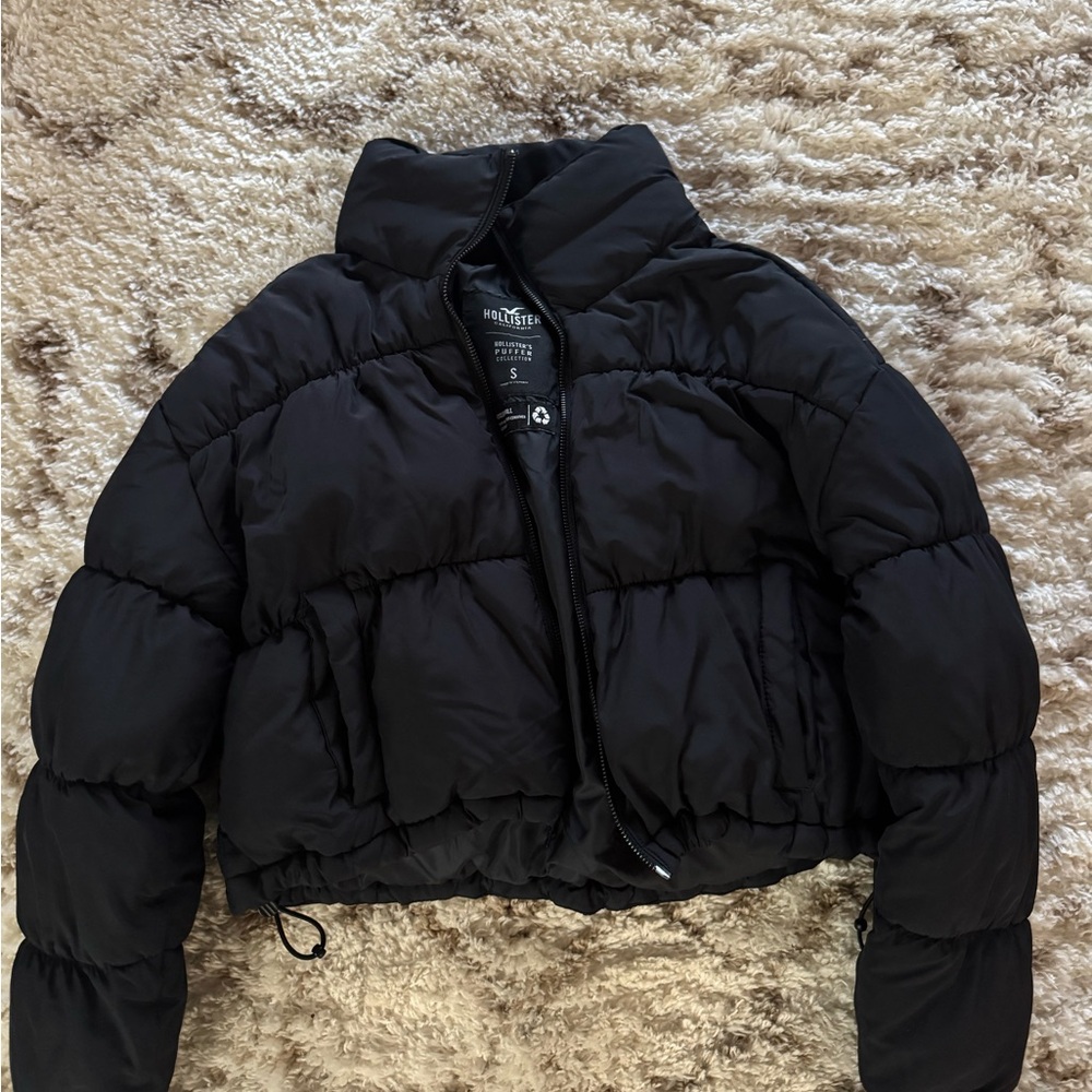 Hollister Women's Black Puffer Jacket